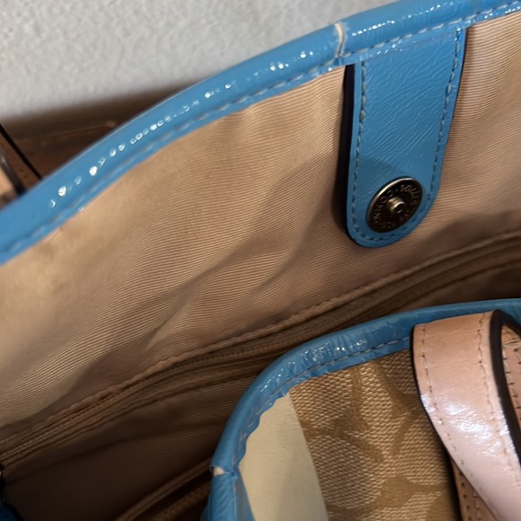 Coach Handbag Classic C Design With Silver Hardware Includes Wristlet - Picture 12 of 16